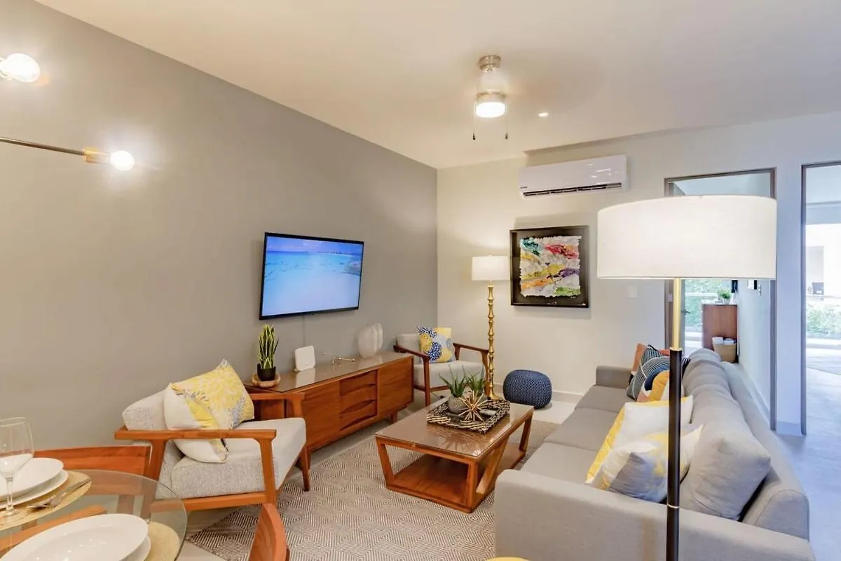別荘 Chic Beachfront Condo Ocean View Rooftop Pools アクマル メキシコ