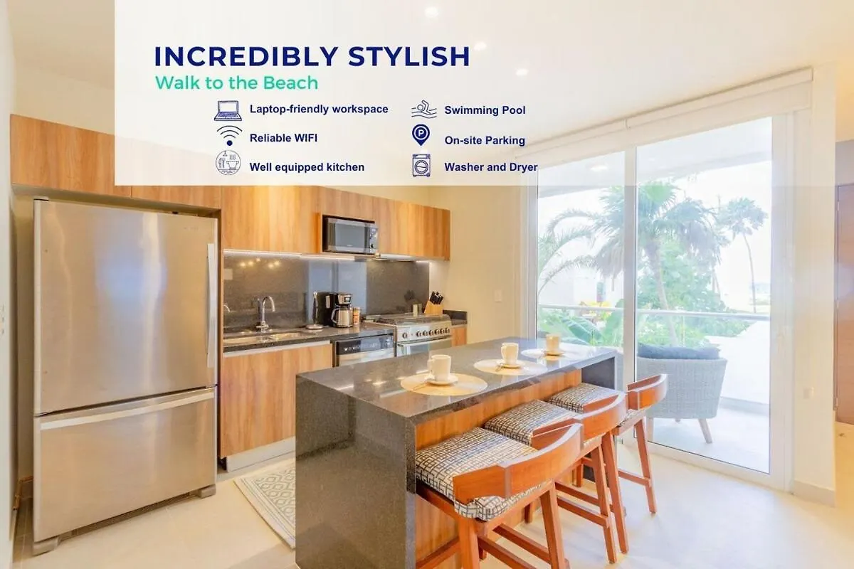 Chic Beachfront Condo Ocean View Rooftop Pools アクマル メキシコ