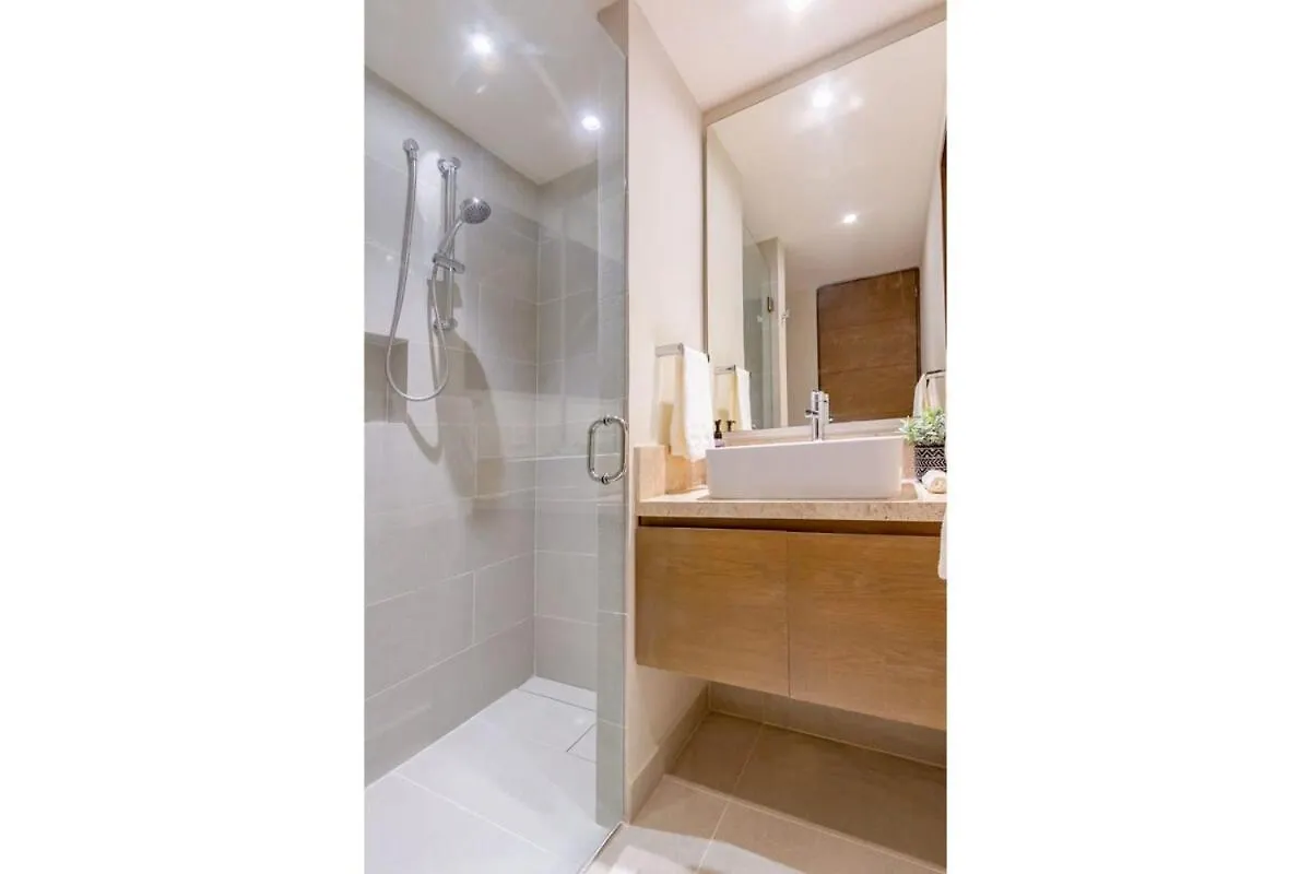 度假居 Chic Beachfront Condo Ocean View Rooftop Pools 艾库玛尔 墨西哥
