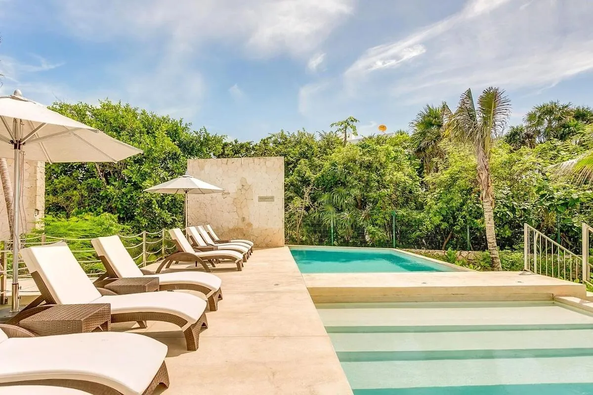 Chic Beachfront Condo Ocean View Rooftop Pools 艾库玛尔
