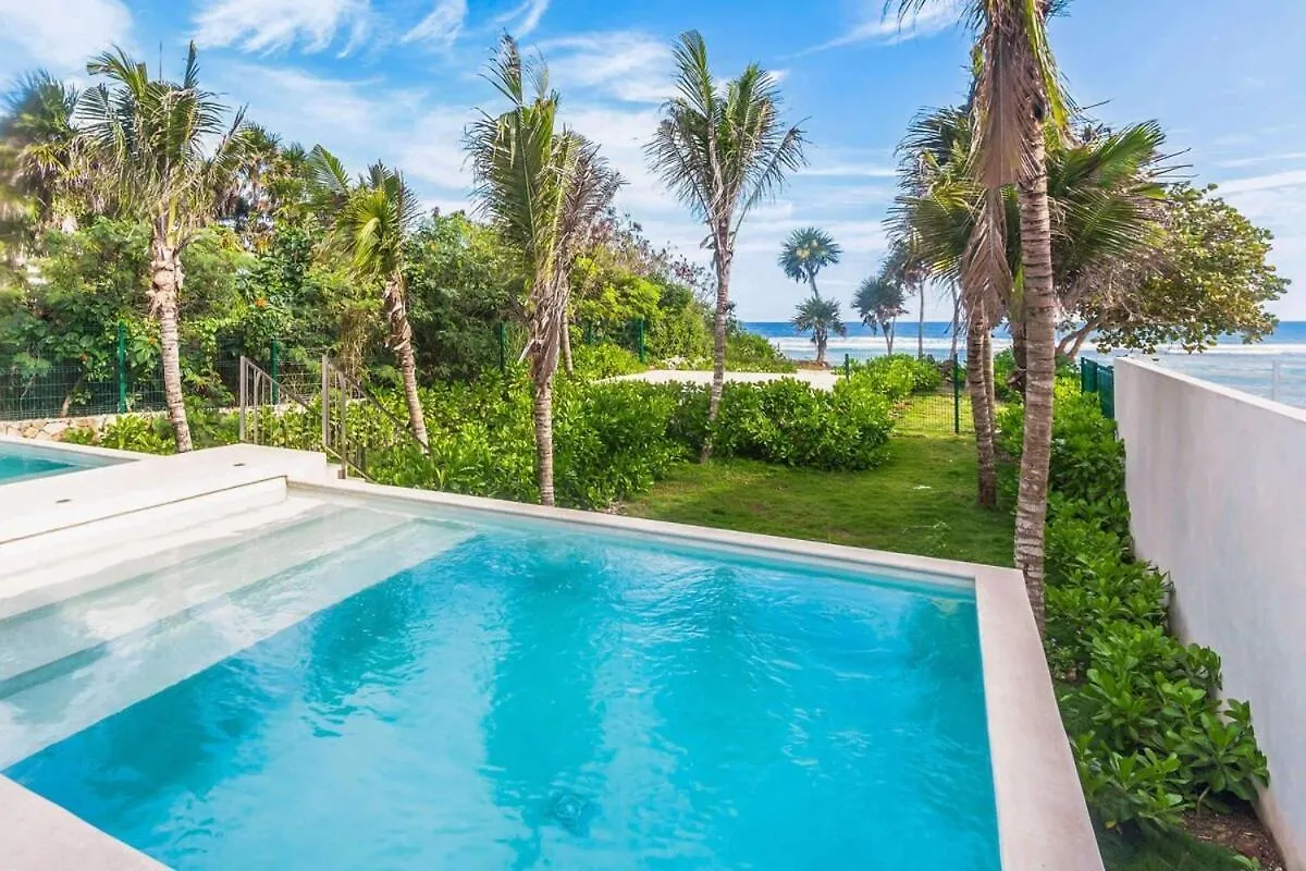 Chic Beachfront Condo Ocean View Rooftop Pools 艾库玛尔 度假居